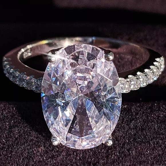 Solitaire Lovers Ring Oval 5ct - Picture 6 of 7